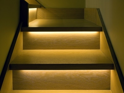 Автоматическая подсветка ступеней лестницы